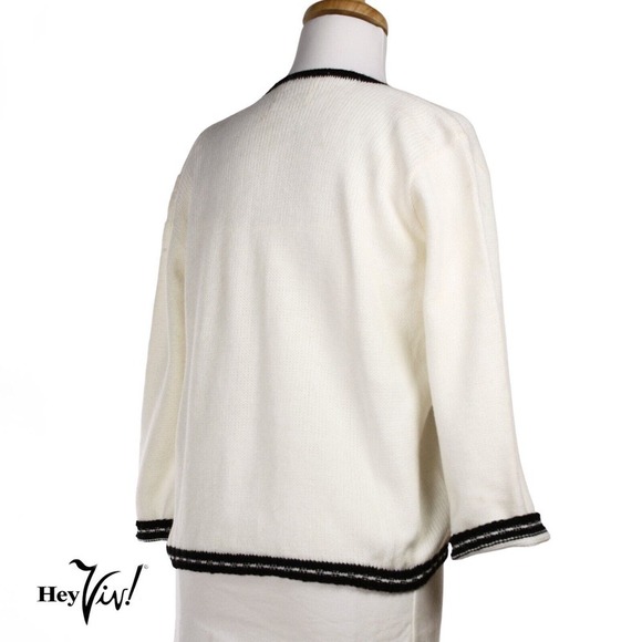 Vintage Sweater Cardigan White w Black Edging Pockets 70s Deadstock 38 - Hey Viv - Picture 4 of 7